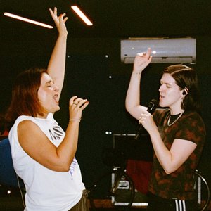 Jessie Ware & Romy 的头像