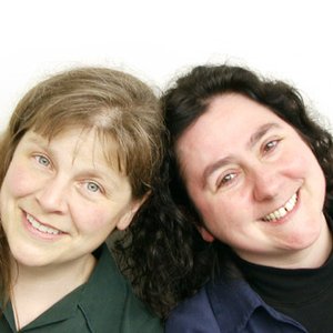 Christina Smith & Jean Hewson 的头像