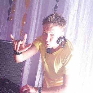 “Dj Magnit”的封面
