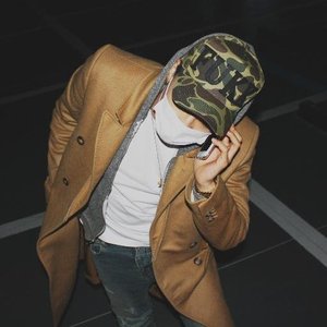 YELLA D 的头像
