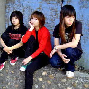 “Girlish”的封面