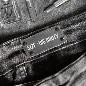 BIG BOOTY - Single
