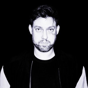 Revision feat. Gio Santi - Single