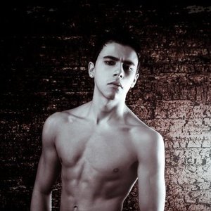 Tony Dark Eyes Ft. Chela Rivas 的头像