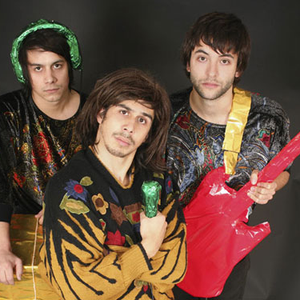 Naive New Beaters photo provided by Last.fm