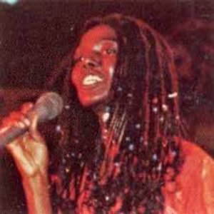 Barbara Paige 的头像