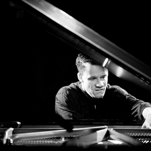 Jacky Terrasson photo provided by Last.fm