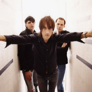 Moving Units photo provided by Last.fm