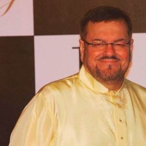 Nitin Mukesh 的头像