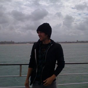 Dustin Ruth 的头像