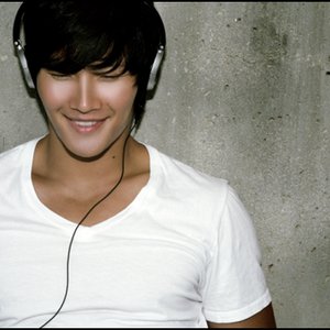 Kim Jong Kook 김종국 的头像