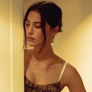 Gracie Abrams 的头像