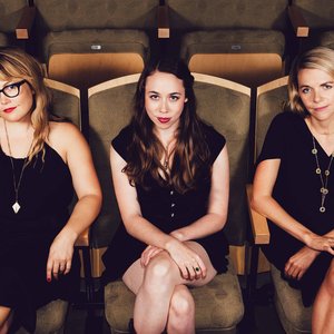 Sara Watkins, Sarah Jarosz & Aoife O'Donovan 的头像