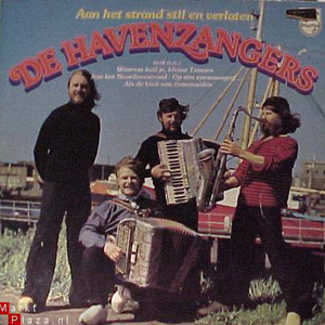 Aan het strand stil en verlaten cover
