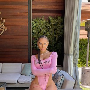 Whitney From Houston 的头像