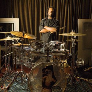 “Thomas Pridgen”的封面