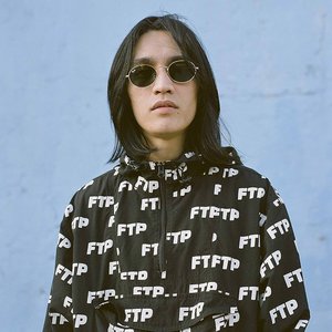 Eyedress feat. Elvia & DāM-FunK 的头像