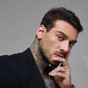 Lucas Lucco のアバター