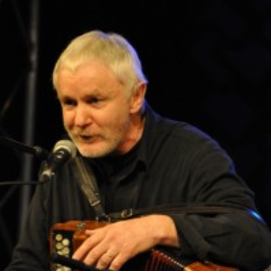 Máirtín O’Connor photo provided by Last.fm