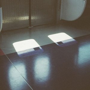 The Night That Hugs Me - Single