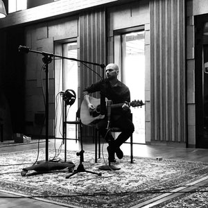 Across The Moment için avatar