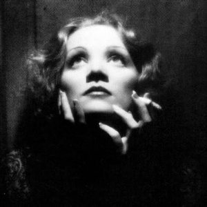 “Marlene Dietrich”的封面