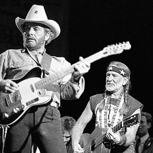 Merle Haggard And Willie Nelson 的头像