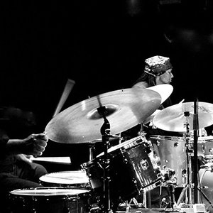 Hamid Drake / Michael Zerang 的头像