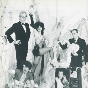 Justine & The Victorian Punks 的头像