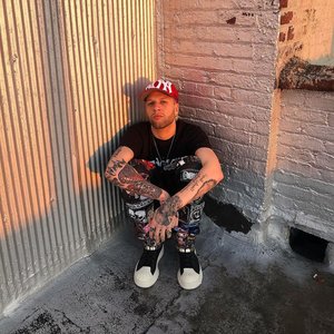 “Thraxx”的封面