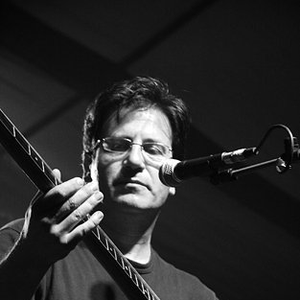 Θανάσης Παπακωνσταντίνου photo provided by Last.fm