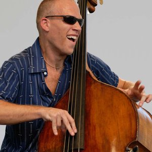 Avishai Cohen + International Vamp Band 的头像