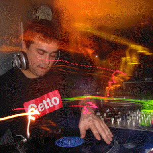 Lenny Dee photo provided by Last.fm