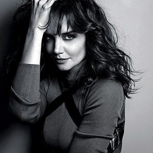 “Katie Holmes”的封面