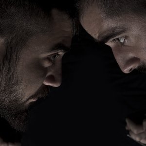 HERMANOS BASTARDOS 的头像