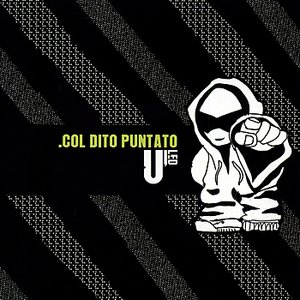 Col dito puntato