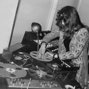 Eliane Radigue için avatar