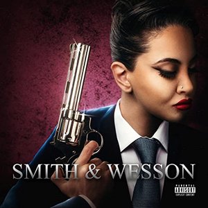 SMITH & WESSON
