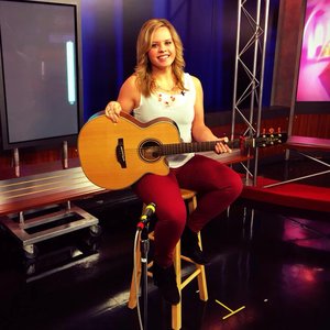 Holly Tucker için avatar