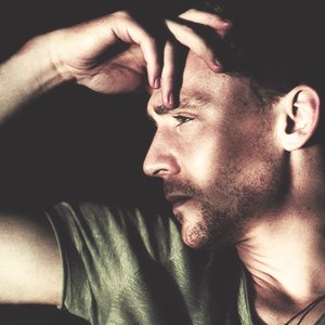 “Tom Hiddleston”的封面