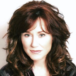 Mary McDonnell 的头像