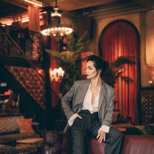 'Katrina Lenk'の画像