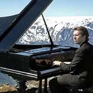Leif Ove Andsnes/Bergen Philharmonic Orchestra/Dmitri Kitayenko 的头像
