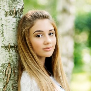 Поліна Пісарцова 的头像