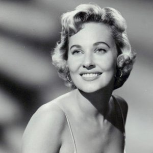Lola Albright 的头像
