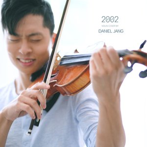 “2002”的封面