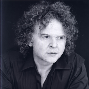Mick Hucknall photo provided by Last.fm