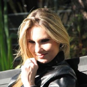 Josiane Oliveira 的头像