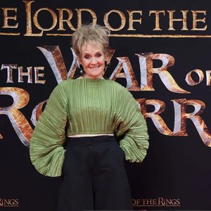 Lorraine Ashbourne 的头像
