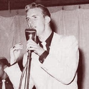 Walt Benton 的头像